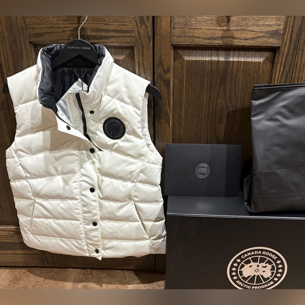 Canada Goose Freestyle Vest Women’s Black Label North Star White NEW!! Sz XS 😍🔥